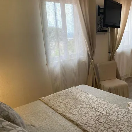Halley House Appartement *